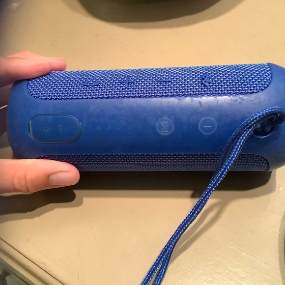 Speaker - Picture 3 of 5